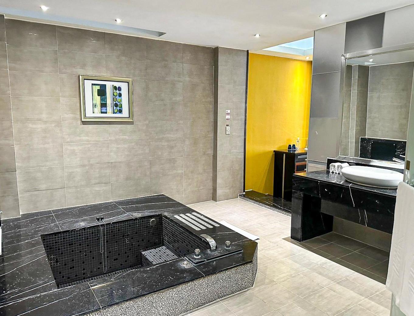 All-Ur Boutique Motel-Jhu Shan Branch Zhushan Exteriör bild