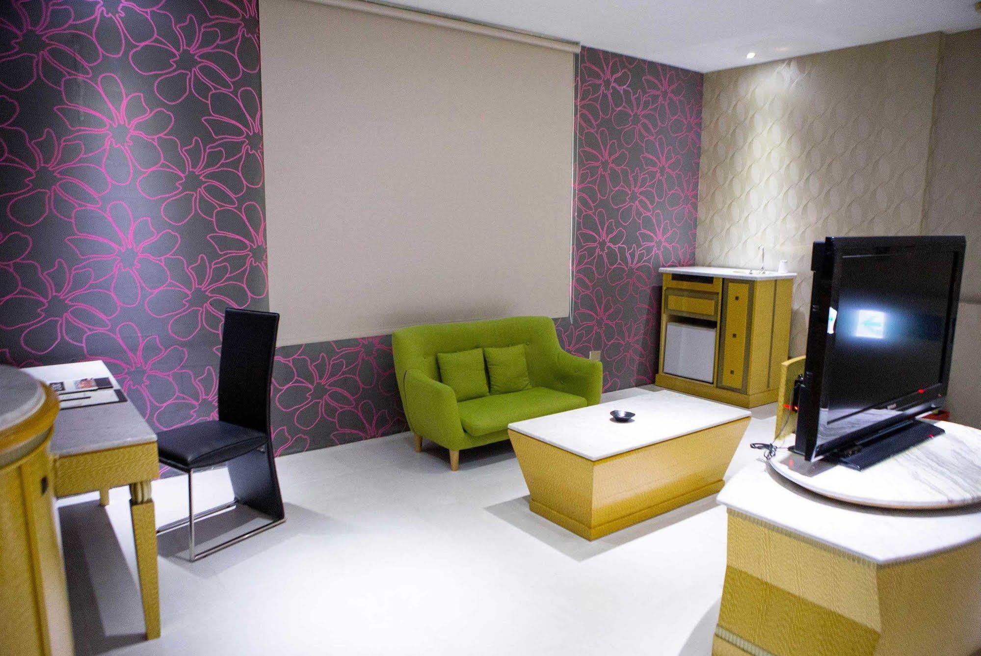 All-Ur Boutique Motel-Jhu Shan Branch Zhushan Exteriör bild