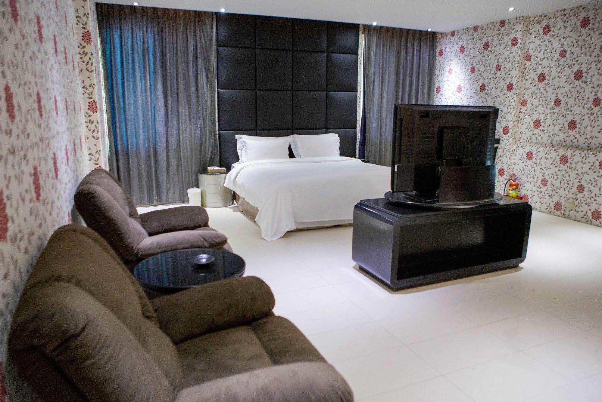 All-Ur Boutique Motel-Jhu Shan Branch Zhushan Exteriör bild