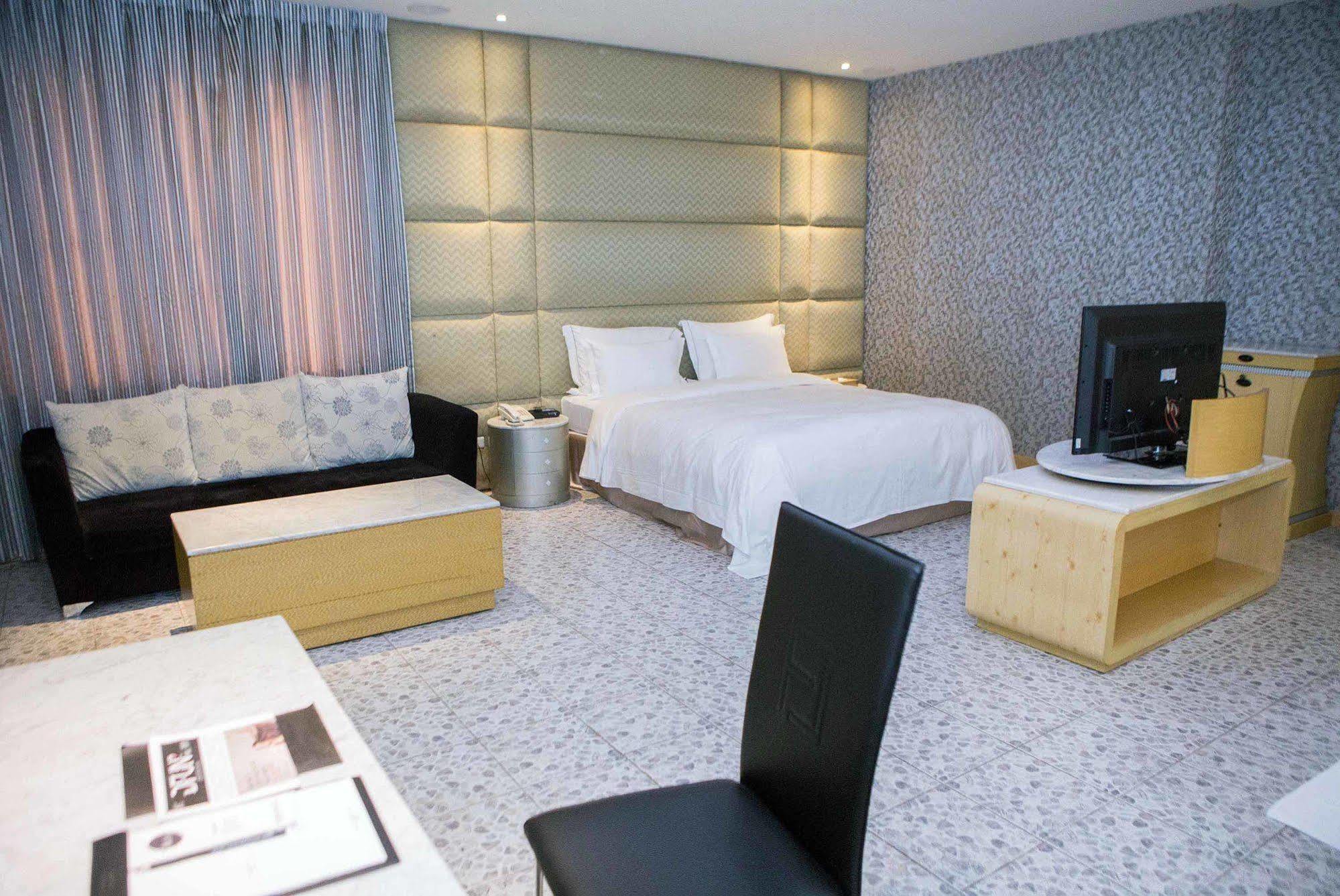 All-Ur Boutique Motel-Jhu Shan Branch Zhushan Exteriör bild